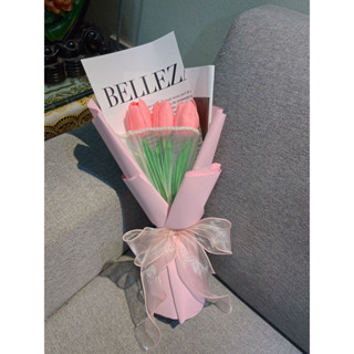 Hoa tuylip bó 3 bông kèm túi thiệp