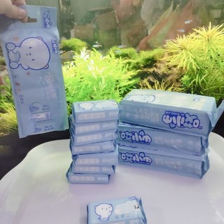 Khăn giấy ướt mini, khăn giấy ướt du lịch bịch 8 gói