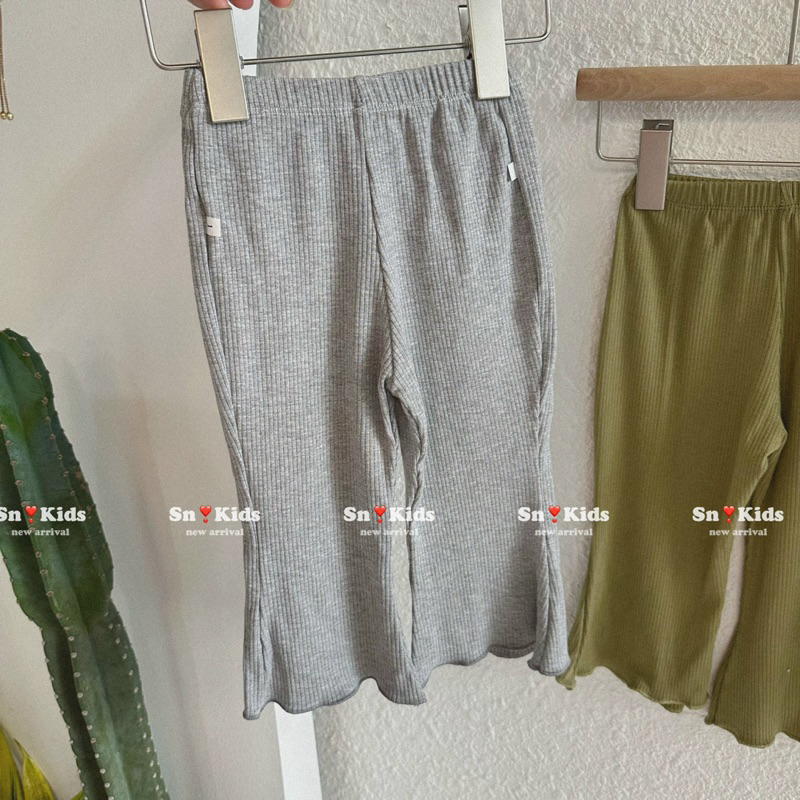 Quần tăm dài loe bé gái