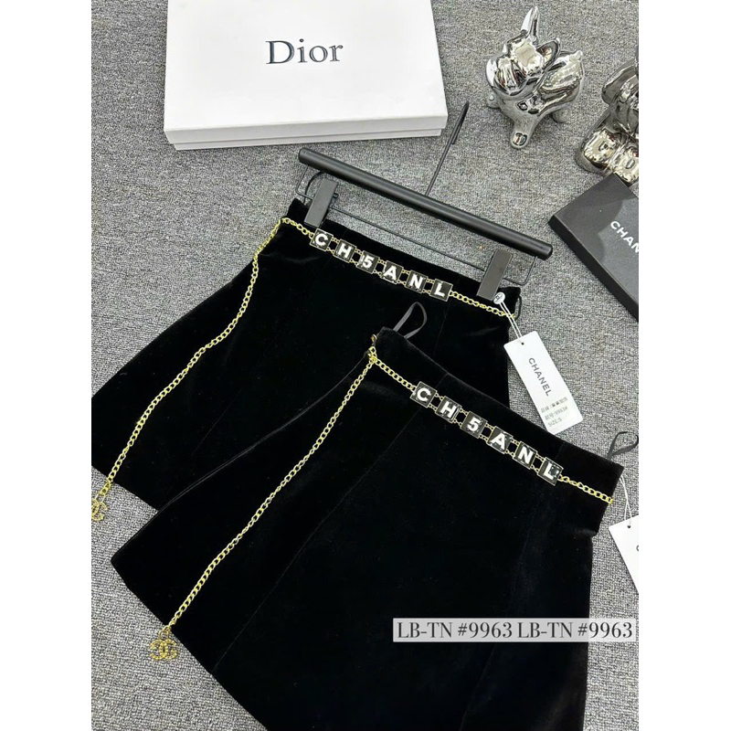 CHÂN VÁY NHUNG DÁNG A CẠP CAO KÈM DÂY XÍCH CHAEL HÀNG QCL1 MS25810