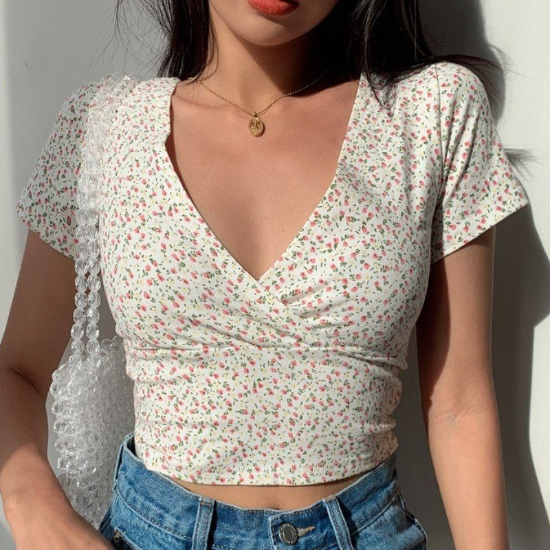 Top01 | Áo Kiểu Croptop Ngắn Tay Cổ V Hoạ Tiết Hoa Nhí Dễ Thương Thời Trang Phong Cách Hàn Quốc Pepper Clothing