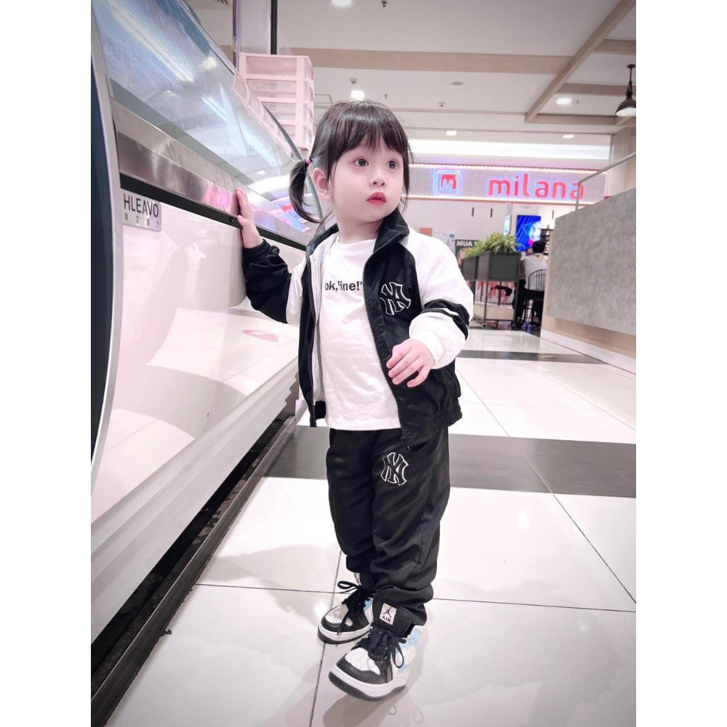 Bộ thể thao gió NY phối màu đen trắng bắt mắt mới nhất thu đông 2023 cho bé trai và bé gái  SHOP BÔM BÔM KIDS