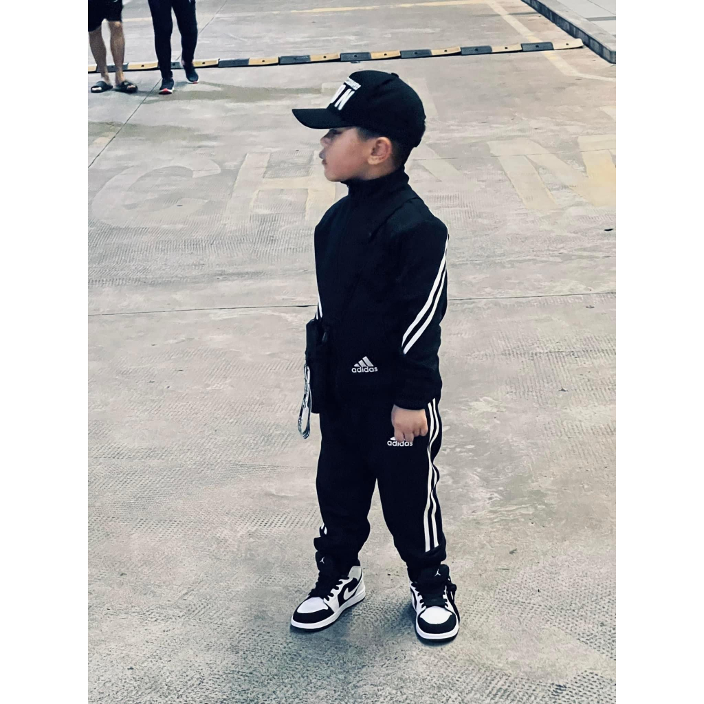Bộ quần áo ADIDAS màu Đen kiểu dáng đơn giản dễ mặc cho bé trai và bé gái  SHOP BÔM BÔM KIDS