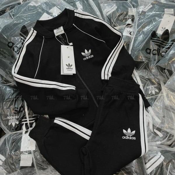 Bộ quần áo ADIDAS chữ thêu kèm họa tiết sọc hot trend cho bé trai và bé gái  SHOP BÔM BÔM KIDS