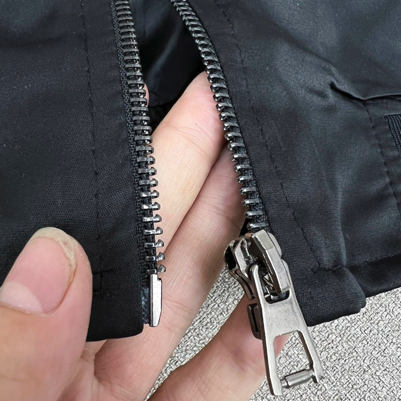 Áo Khoác Bomber Gió Nam Ce.line Sọc Dây Nổi Chéo Vai Thêu Chữ Sau Lưng Lót Gió 2 Lớp Đơn Giản Cho Các Boy Phố 2023