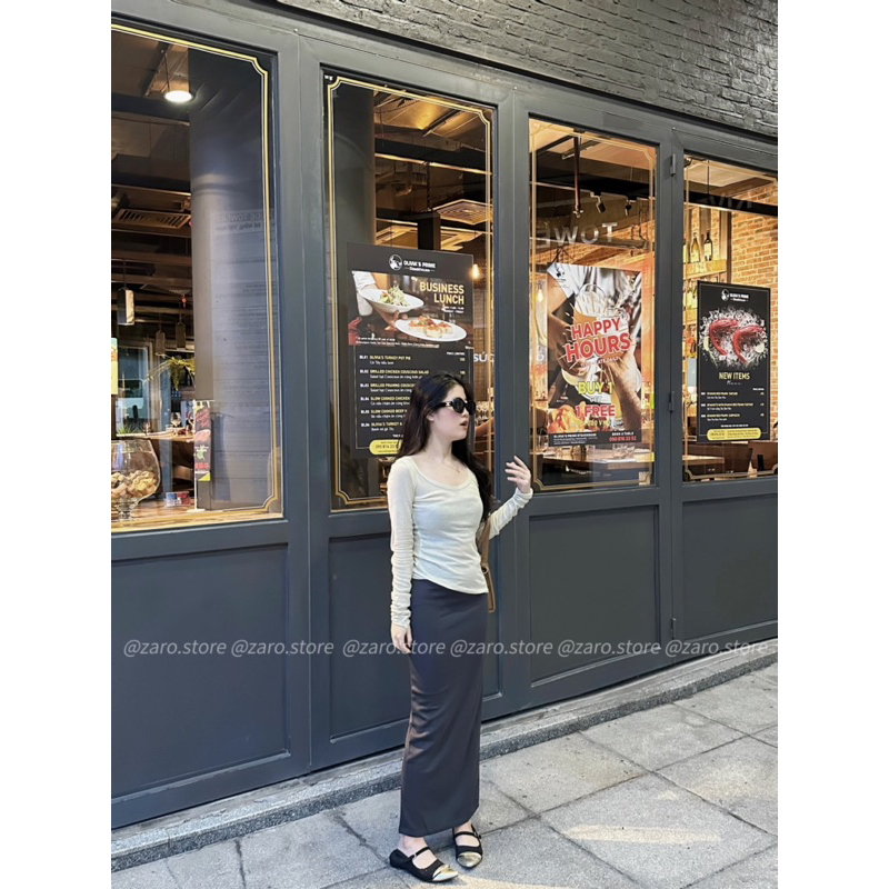 Chân váy ôm xẻ sau+áo pull giấy dài tay