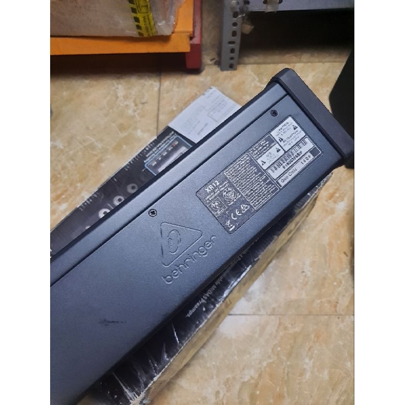 MIXER SỐ  XR 12 BEHRINGER