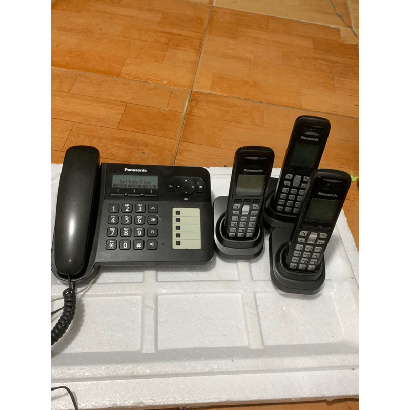 Điện thoại mẹ bồng con Panasonic KX-TG6461.Panasonic KX TG6451 có 1/2/3 tay con