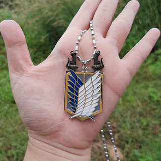 Dây chuyền Attack on Titan mẫu kèm - Baystore