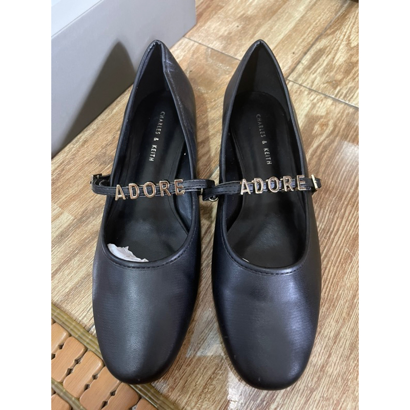 Thanh lý giày bệt quai ngang Adore size 37