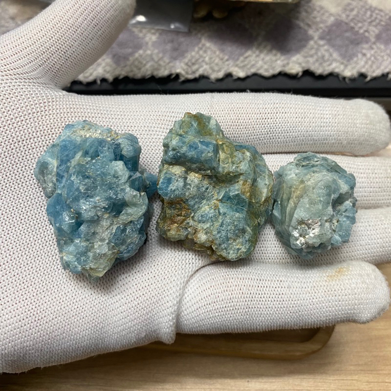 (94gram)Tinh thể đá thô Aquamarine ( Hải Lam bảo ngọc) nguyên bản dùng sưu tầm, làm handmade, reiki, thanh tẩy...!!!
