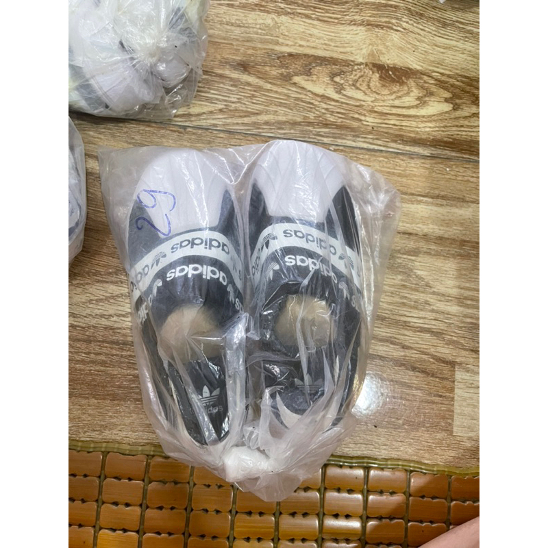 Thanh lý  giày lười adidas trẻ em siêu nhẹ, siêu êm