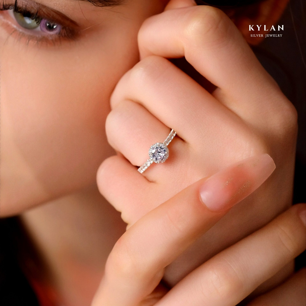 Nhẫn Bạc Nữ Kylan Silver KL0103 Halo Tròn Đai Tấm 1.5ly Đá Chủ Kim Cương Nhân Tạo 5.0ly