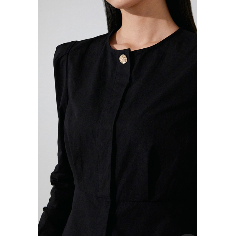 HIPU.VNXK - ÁO CROPTOP MIXXO CỔ TRÒN TAY DÀI ĐÍNH NÚT.