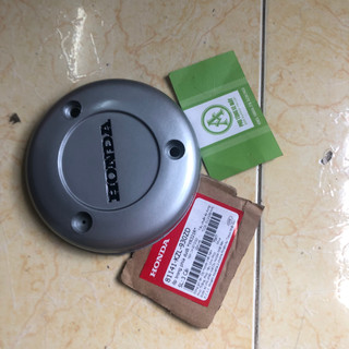 CHỤP MỦ NỒI DREAM WAVE FUTURE MÀU BẠC ( không chữ Honda  )