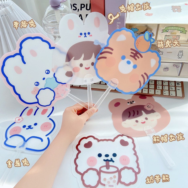 Quạt cầm tay hoạt hình dễ thương
