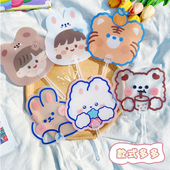 Quạt cầm tay hoạt hình dễ thương