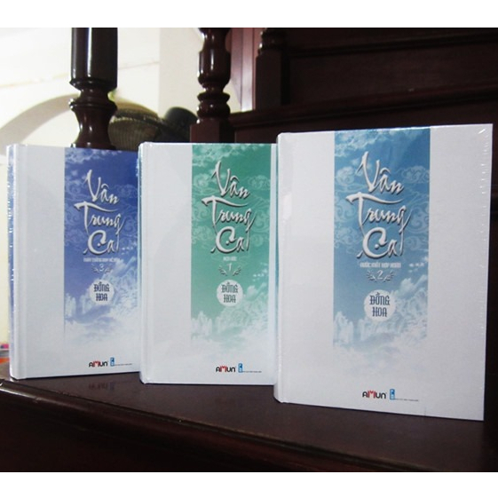 Sách - Vân Trung Ca