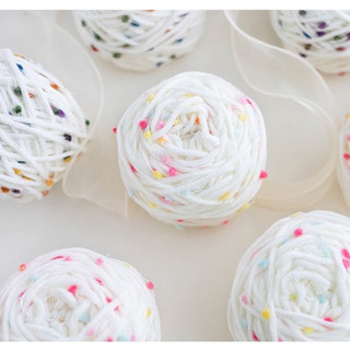 Len Pompom dệt kim cầu vồng cuộn 50g