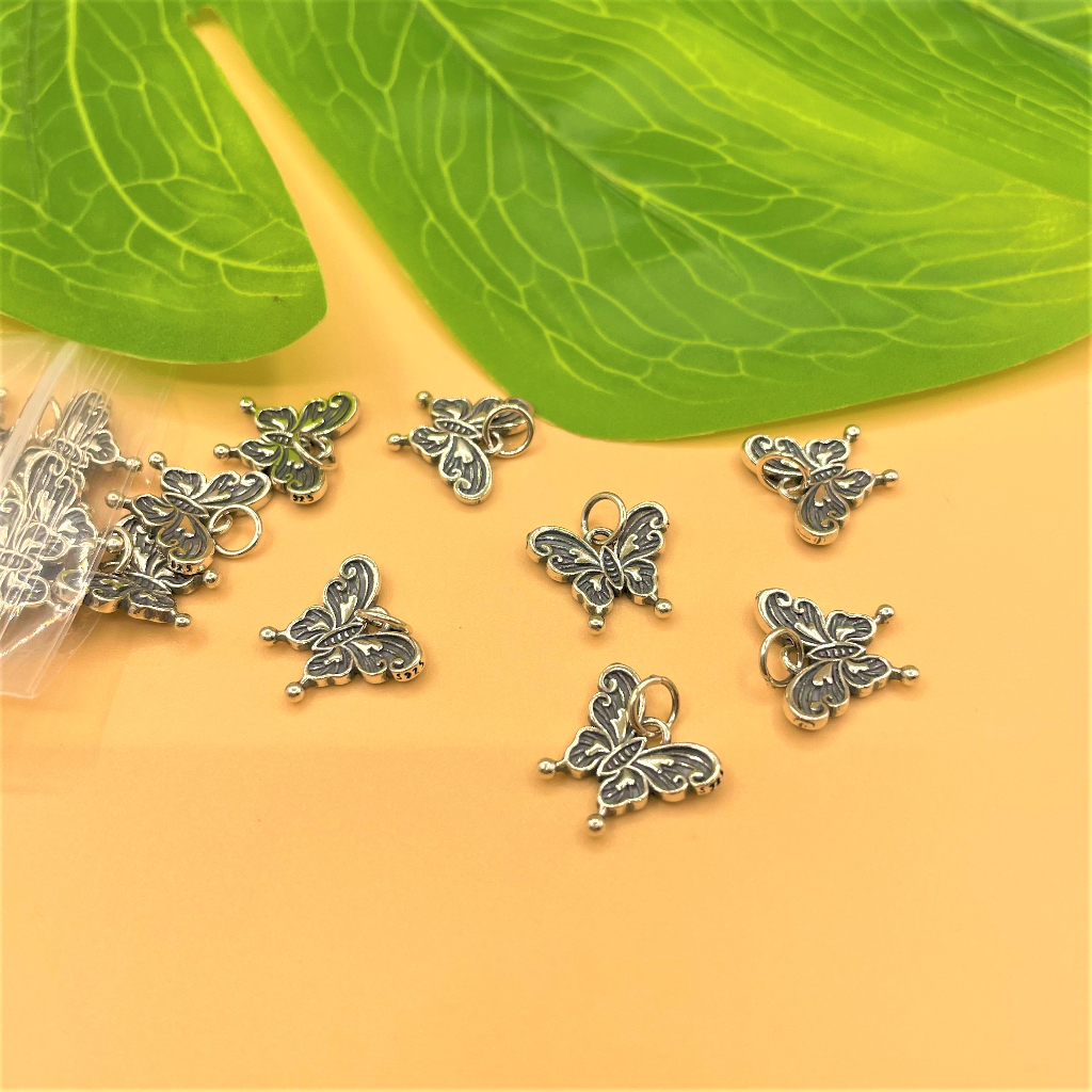 Charm treo hình bướm khắc hoa văn tinh xảo bạc thái và bạc trắng 925 - Charm Bạc 925 - Mã CA1155 CB1100