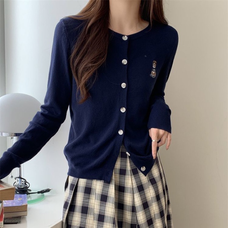 Áo Khoác Cardigan Thêu Hình Gấu Steve Tay Dài Chất Len Mềm Mịn Dày Dặn  - OSAA DAILY