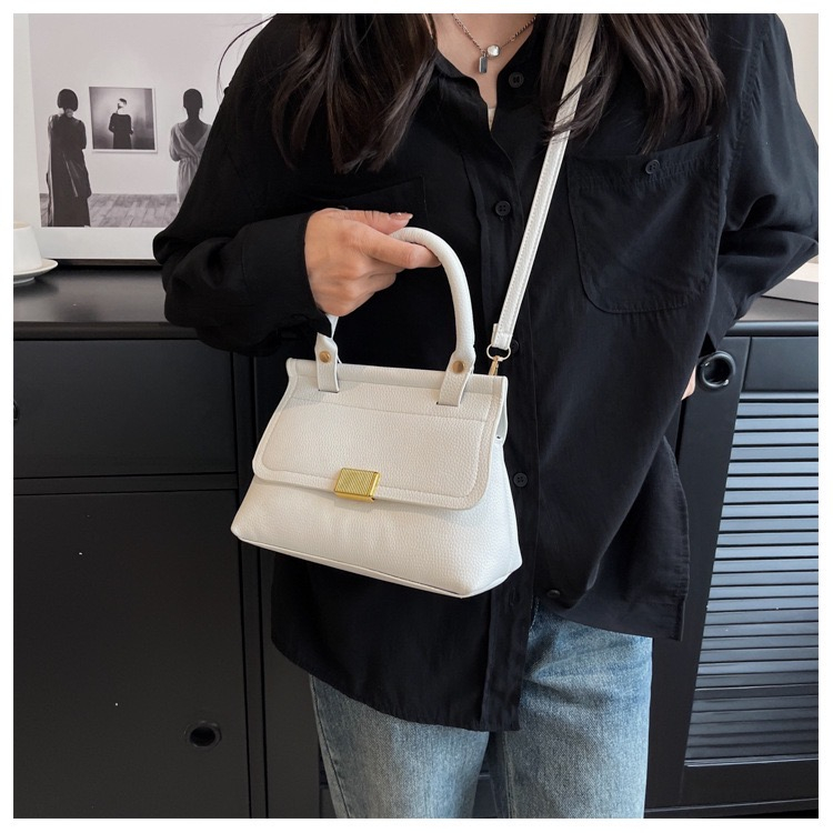 Túi xách nữ cầm tay đẹp giá rẻ phù hợp đi chơi và túi xách đeo chéo trẻ trung