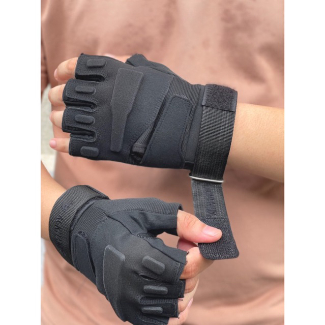 GĂNG TAY NGẮN NGÓN  BLACKHAWK ĐEN ĐI XE MÁY , TẬP GYM THỂ THAO