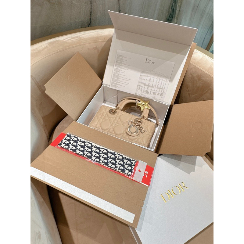 Túi xách trám Joi ngang ánh nhũ pearl Size 22cm Đủ màu y ảnh Full2box vip Kèm charm w566-22 a