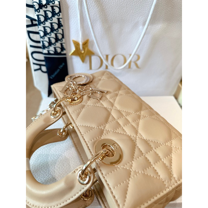 Túi xách trám Joi ngang ánh nhũ pearl Size 22cm Đủ màu y ảnh Full2box vip Kèm charm w566-22 a