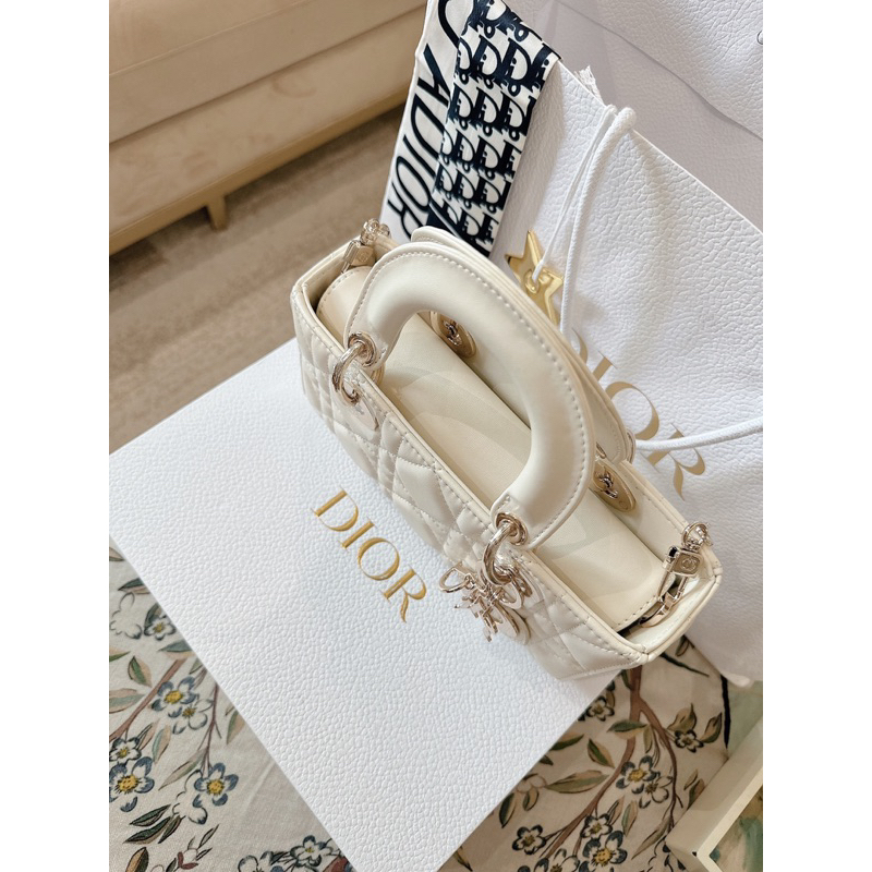 Túi xách trám Joi ngang ánh nhũ pearl Size 22cm Đủ màu y ảnh Full2box vip Kèm charm w566-22 a