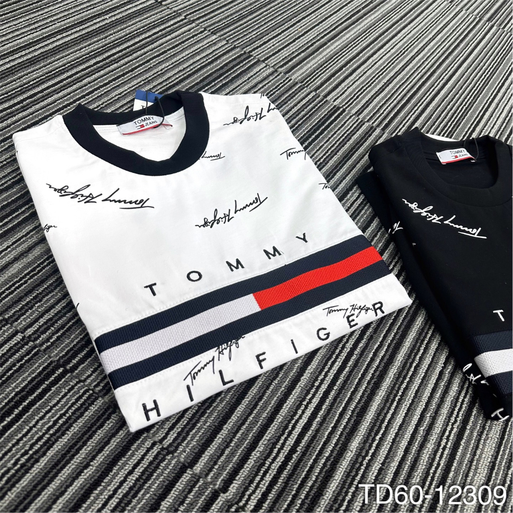 Áo phông nam nữ Tommy Hilfiger in vạch sọc đen trắng đỏ chữ kí quanh áo. Áo Thun Unisex Form Rộng Siêu Hot