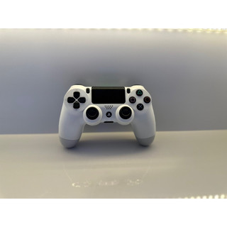 Tay cầm ps4 trắng
