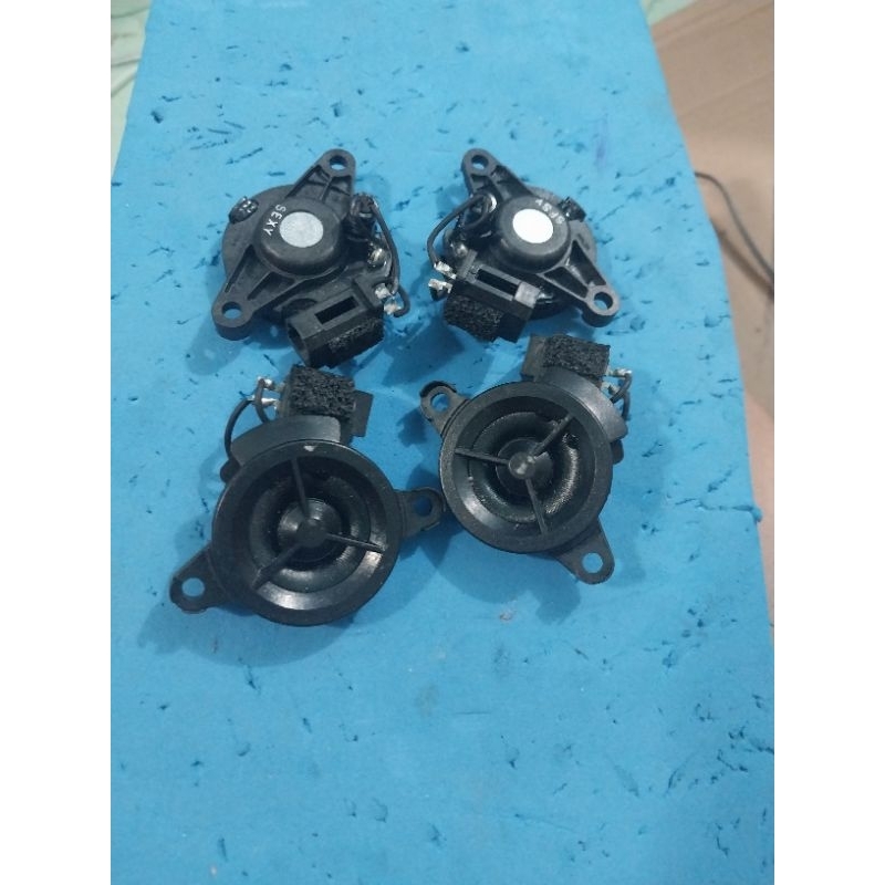 1 cặp loa treble huyndai tháo xe = 2 cái mới 90% từ neo đường kính 3.5cm giá 50k cặp