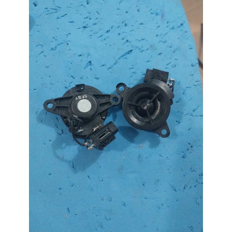 1 cặp loa treble huyndai tháo xe = 2 cái mới 90% từ neo đường kính 3.5cm giá 50k cặp