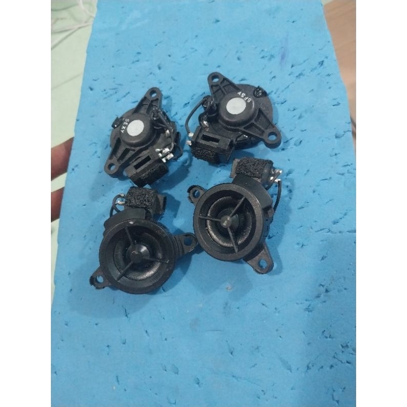 1 cặp loa treble huyndai tháo xe = 2 cái mới 90% từ neo đường kính 3.5cm giá 50k cặp