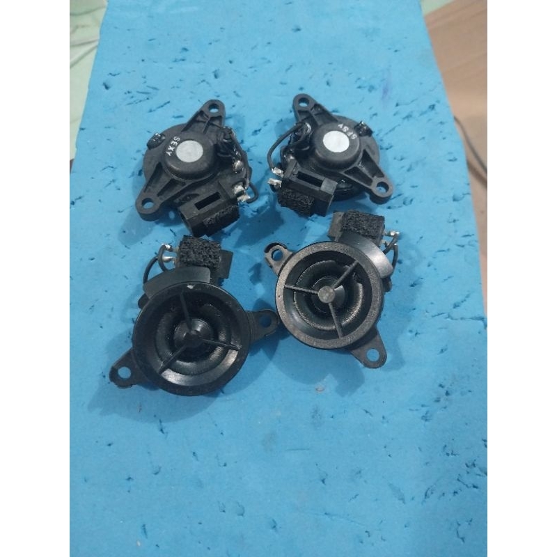 1 cặp loa treble huyndai tháo xe = 2 cái mới 90% từ neo đường kính 3.5cm giá 50k cặp