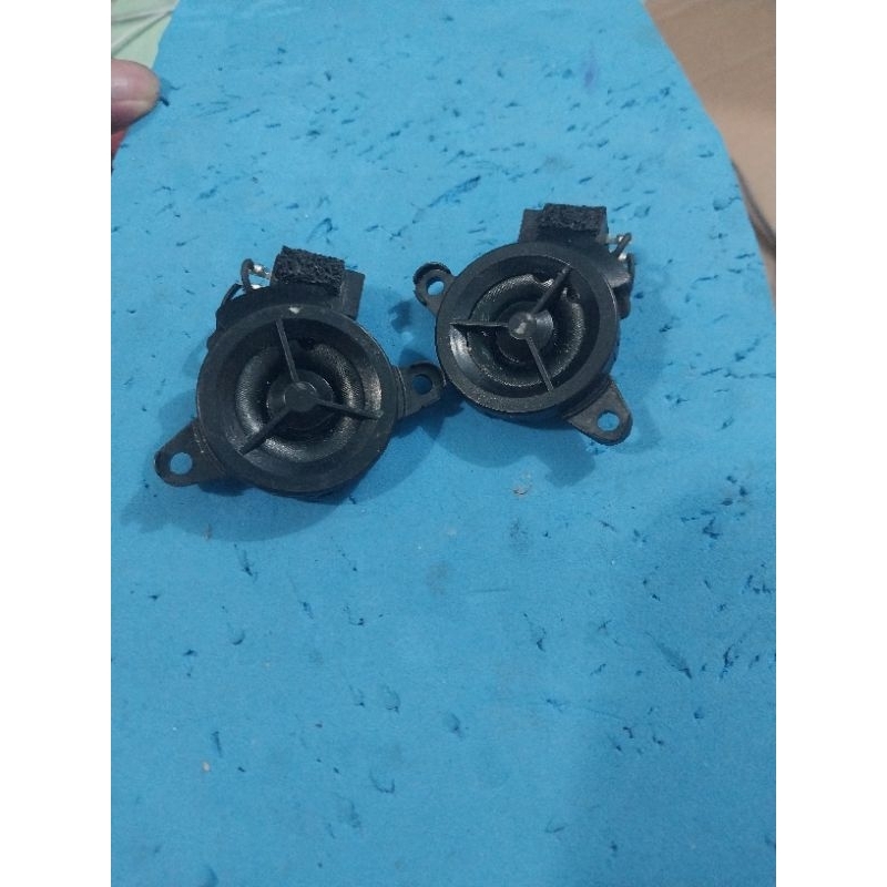 1 cặp loa treble huyndai tháo xe = 2 cái mới 90% từ neo đường kính 3.5cm giá 50k cặp