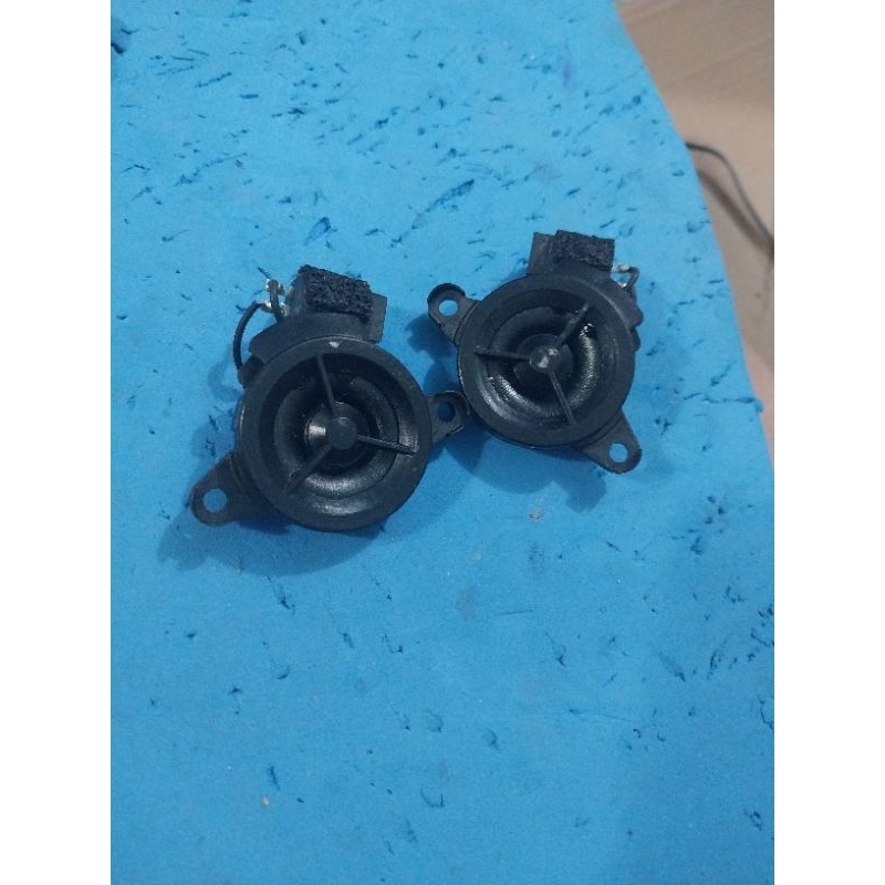 1 cặp loa treble huyndai tháo xe = 2 cái mới 90% từ neo đường kính 3.5cm giá 50k cặp