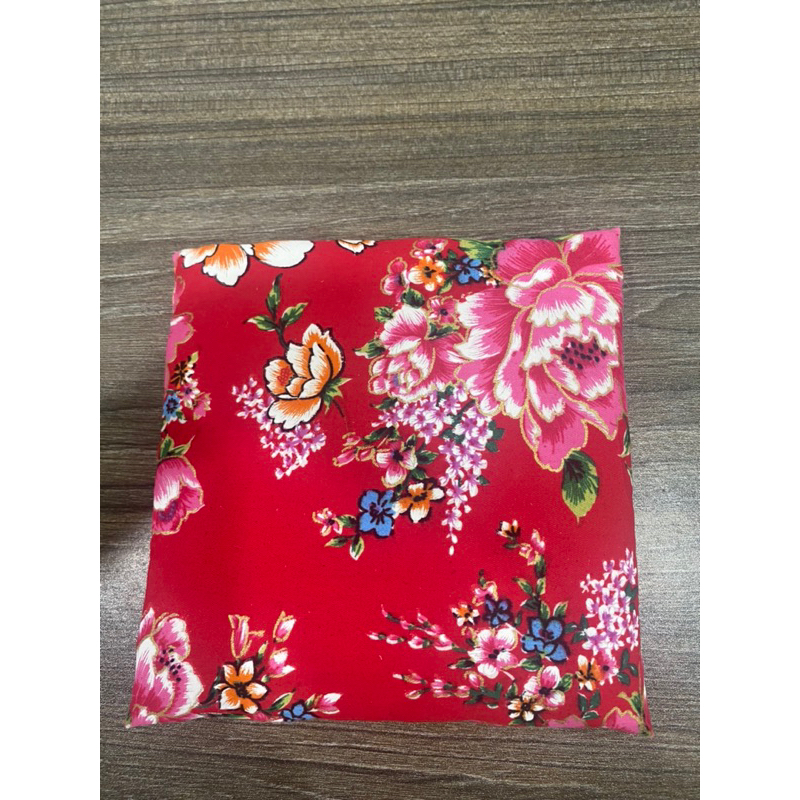 Đệm mèo thần tài vẫy tay và dây sạc điện mèo thần tài vẫy tay