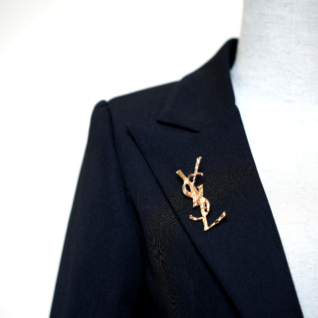 Áo vest nữ Vy Hoàng Nguyễn 80004 chất liệu trượt hàn  dáng ngắn kèm cài tag siêu sang chảnh