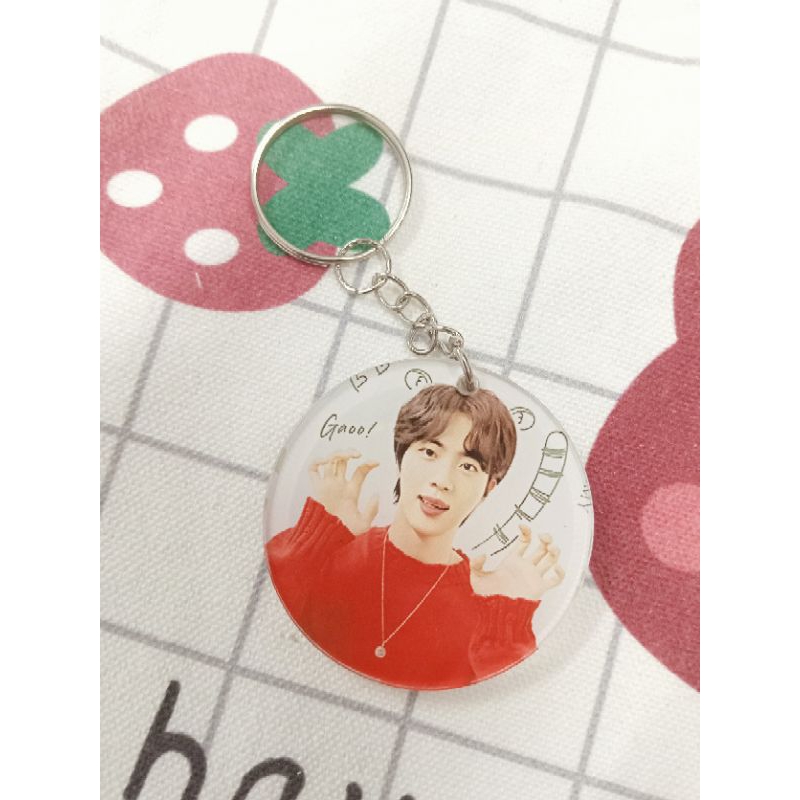 Móc khóa mica 2 mặt BTS. Móc treo balo, túi hình BTS hình tròn