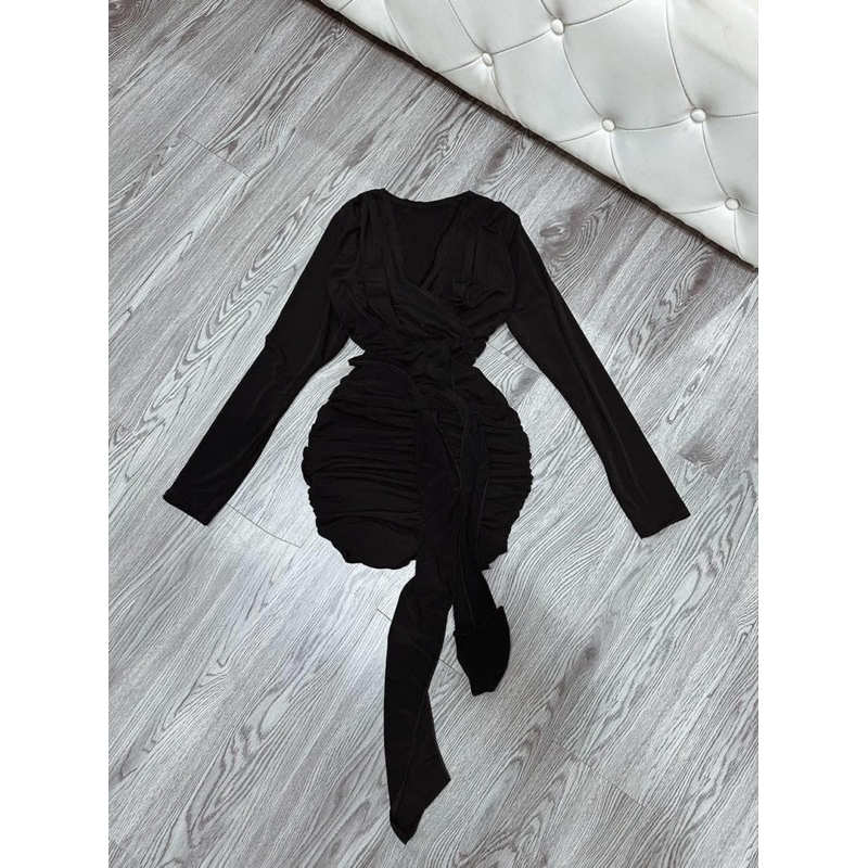 Đầm body tay dài hở ngực cột dây eo