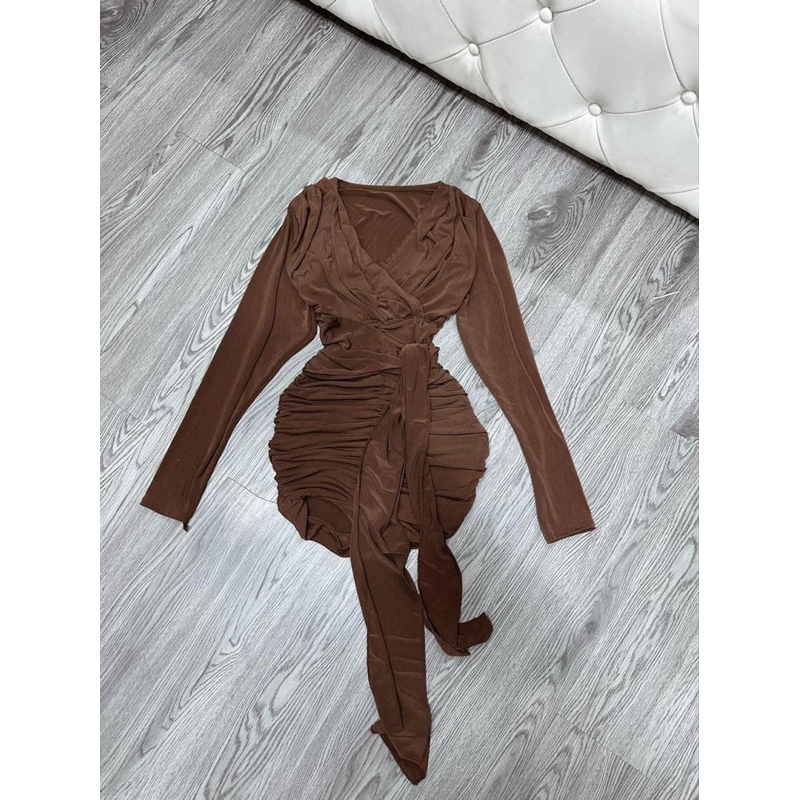 Đầm body tay dài hở ngực cột dây eo