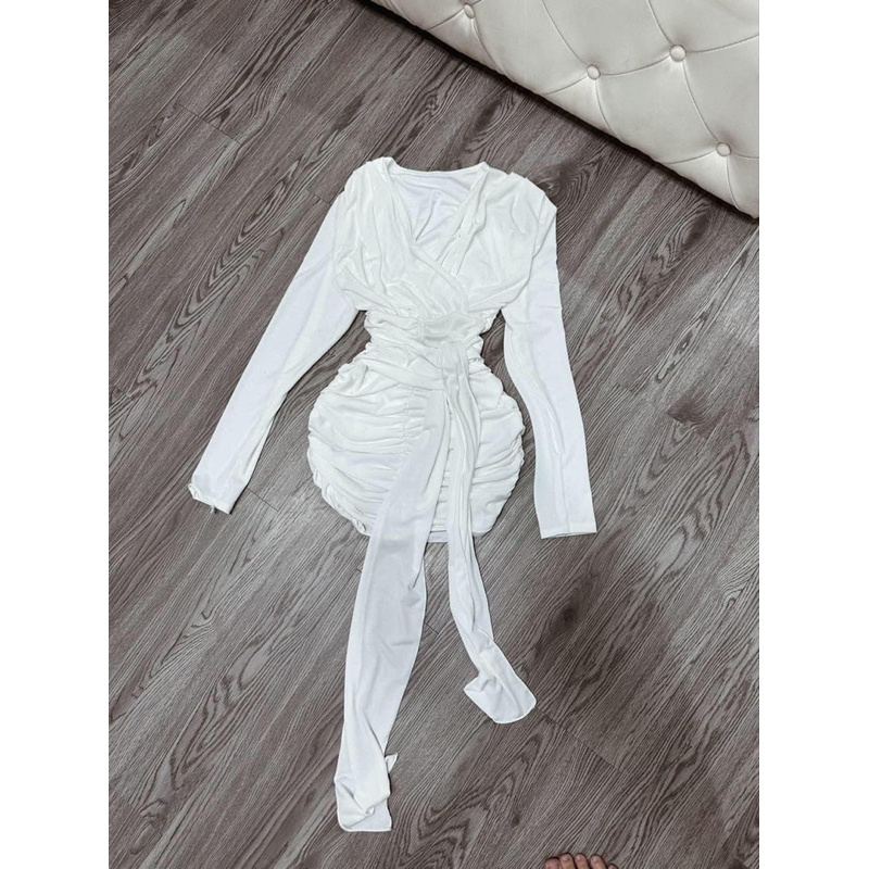 Đầm body tay dài hở ngực cột dây eo