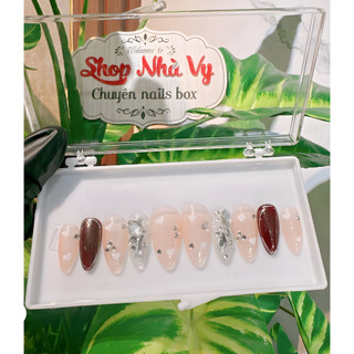 Nails box thiết kế đính đá xinh xắn mã 391