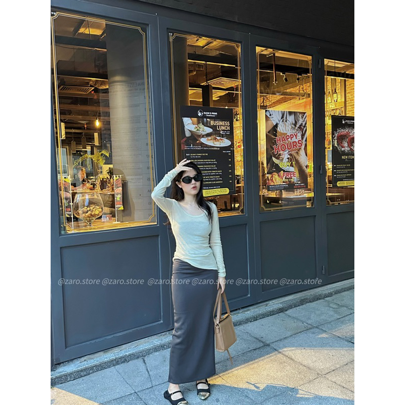 Chân váy ôm xẻ sau+áo pull giấy dài tay