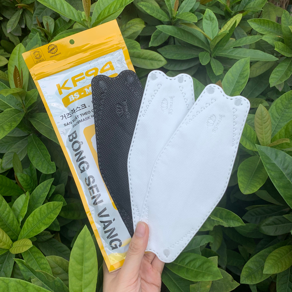 Thùng 300 cái khẩu Trang 4 Lớp KF94 - BÔNG SEN VÀNG