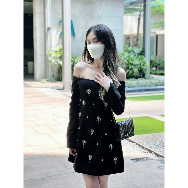 Thùng 300 cái khẩu Trang 4 Lớp KF94 - BÔNG SEN VÀNG