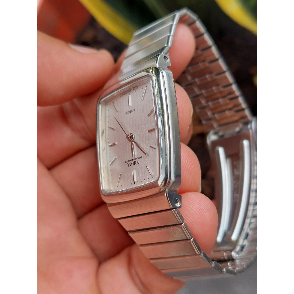 Đồng hồ nữ Citizen Forma mặt tank kính saphia chạy pin hàng Si