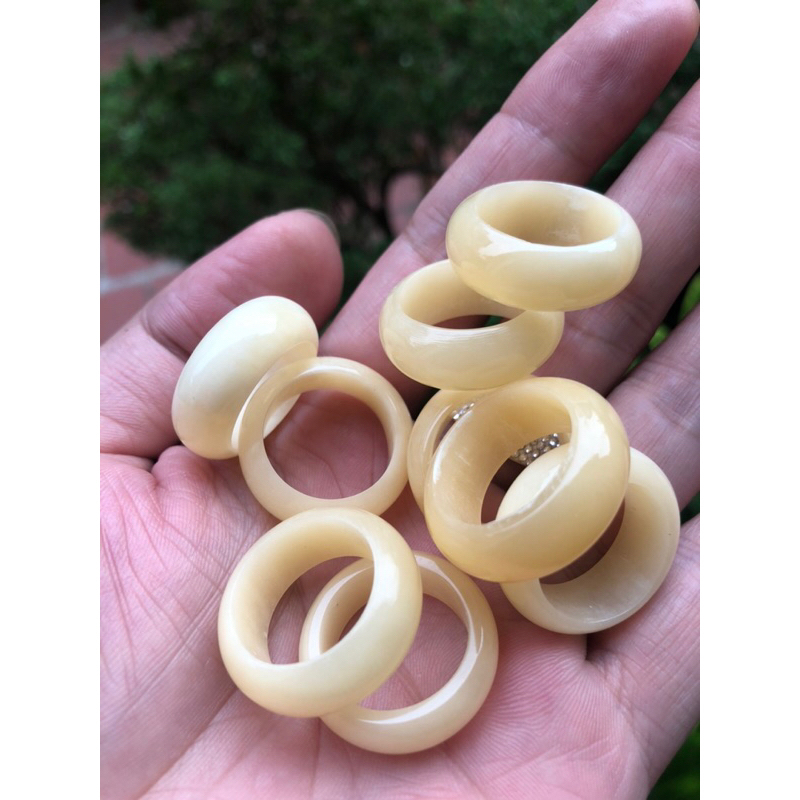 Nhẫn phong thuỷ bằng xương cao cấp hàng xuất khẩu. Bản chơn kích thước 9ly